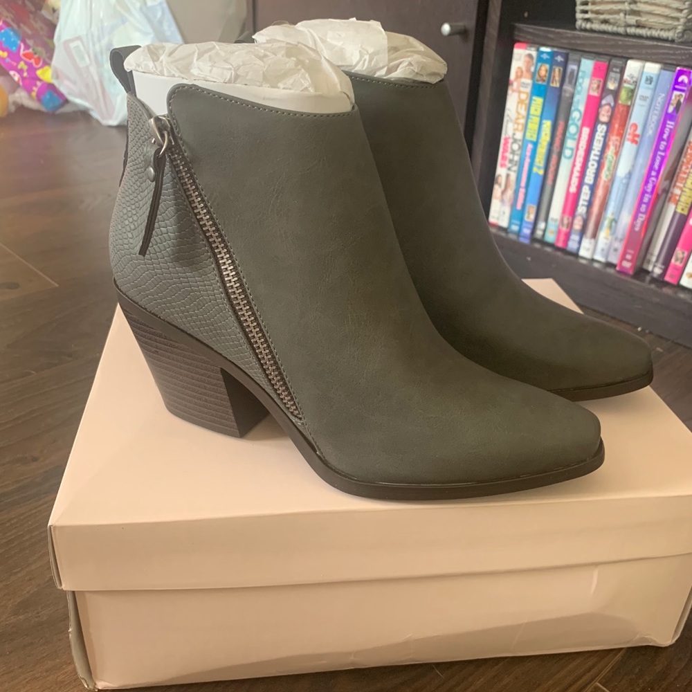 Brand new Just Fab Booties